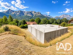 Building plot in Saint-Bonnet-en-Champsaur (05500)