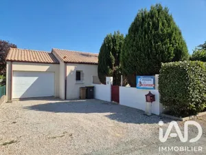 Traditional house in Saint-Julien-des-Landes (85150)