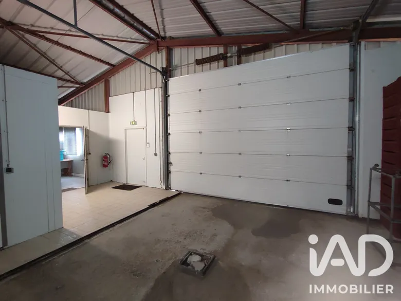 Local commercial 280 m² · à Prunay-le-Gillon · 280 m² · 117 000 €