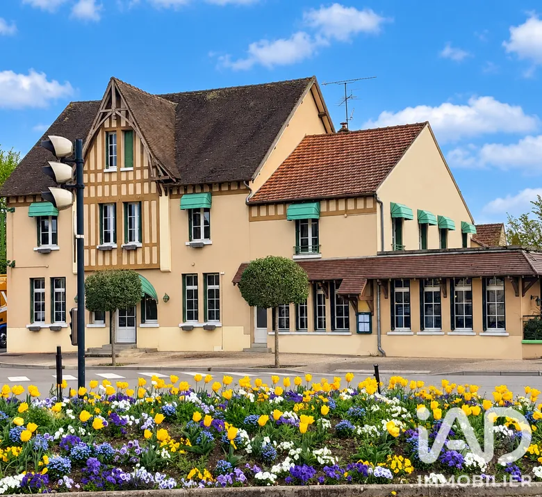 Local commercial 552 m² · à Joigny · 552 m² · 208 000 €