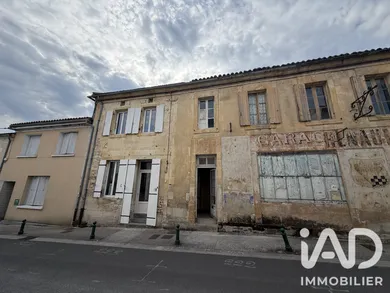 Maison de ville à Baignes-Sainte-Radegonde (16360)