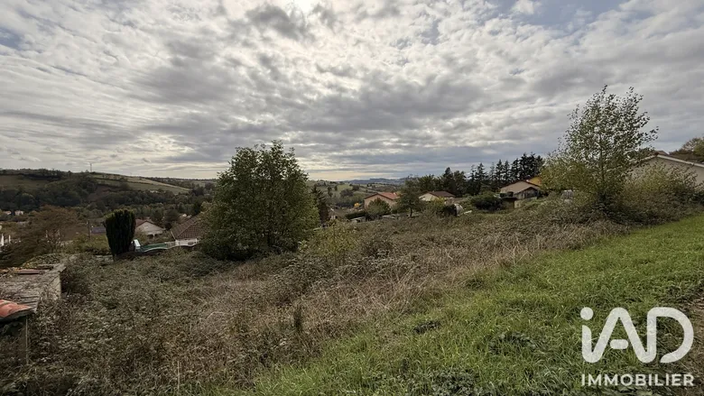 Terrain 1005 m² · à Régny · 37 000 €
