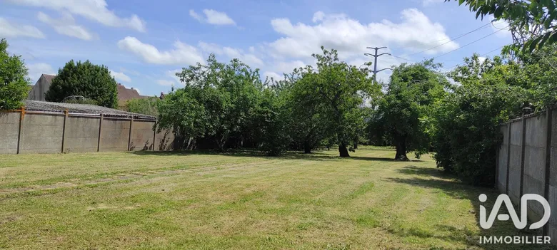 Terrain 1050 m² · à Luisant · 148 500 €