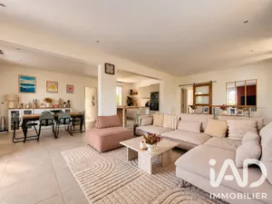 Townhouse in Saint-Symphorien (33113)