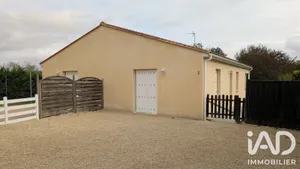 House in Saint-Amant-de-Boixe (16330)