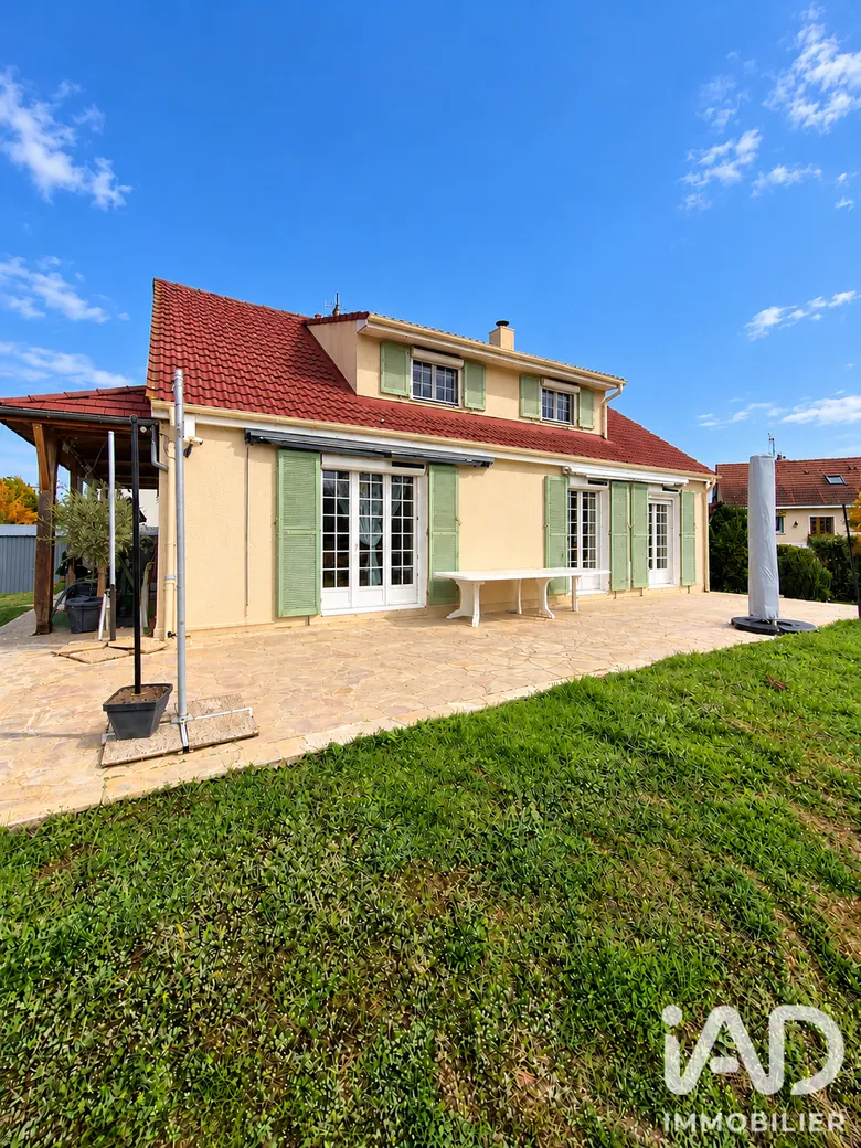 Maison 7 pièces 180 m² · à Champforgeuil · 180 m² · 250 000 €