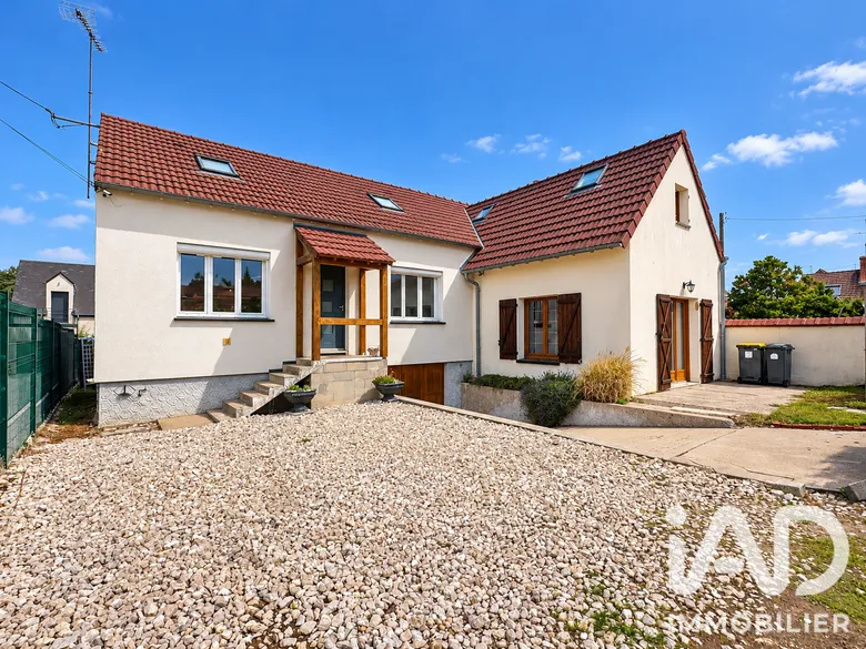 Maison 8 pièces 165 m² · à Fay-aux-Loges · 165 m² · 249 900 €