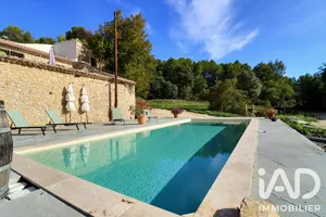 Maison de campagne à Entrechaux (84340)