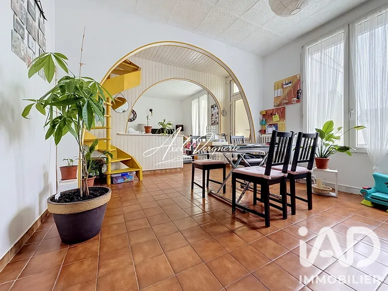 Maison 5 pièces 87 m² · à Thiais · 87 m² · 330 000 €