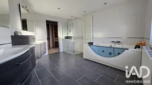 Immeuble à Bruay-la-Buissière (62700)