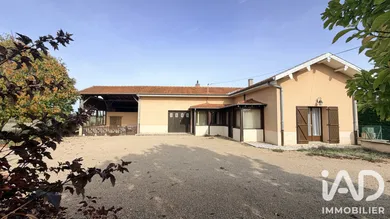 Maison traditionnelle à Saint-Cyr-sur-Menthon (01380)