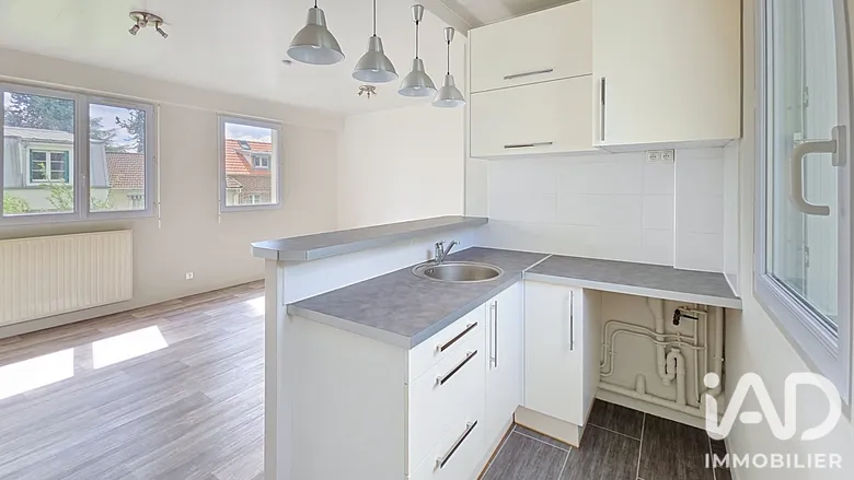 Appartement 2 pièces 33 m² · à Suresnes · 32,8 m² · 230 000 €
