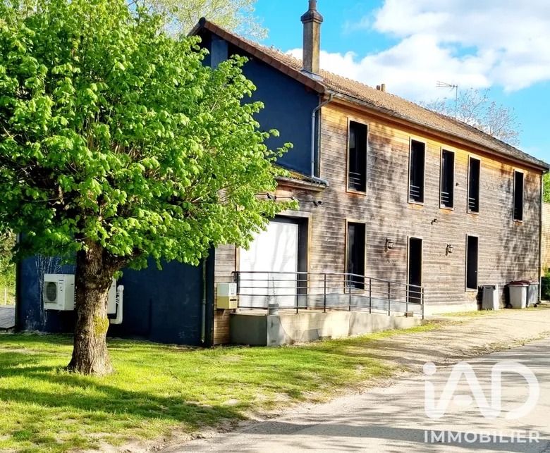 Maison 16 pièces 300 m² · à La Genevraye · 300 m² · 400 000 €