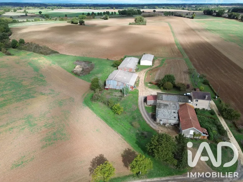 Maison 6 pièces 124 m² · à Sommières-du-Clain · 124 m² · 440 000 €