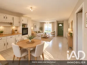 Detached house in Saint-Philbert-du-Peuple (49160)