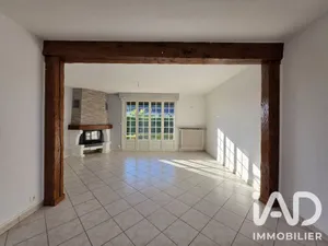 House in Luray (28500)