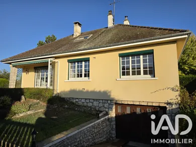 House in Luray (28500)