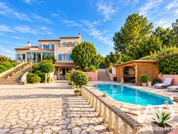 House in Saint-Gilles (30800)