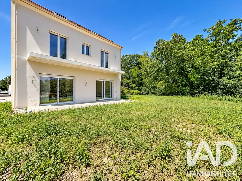 Maison 6 pièces 179 m² · à Maule · 179 m² · 595 000 €