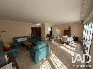 Apartment in Melun (77000)