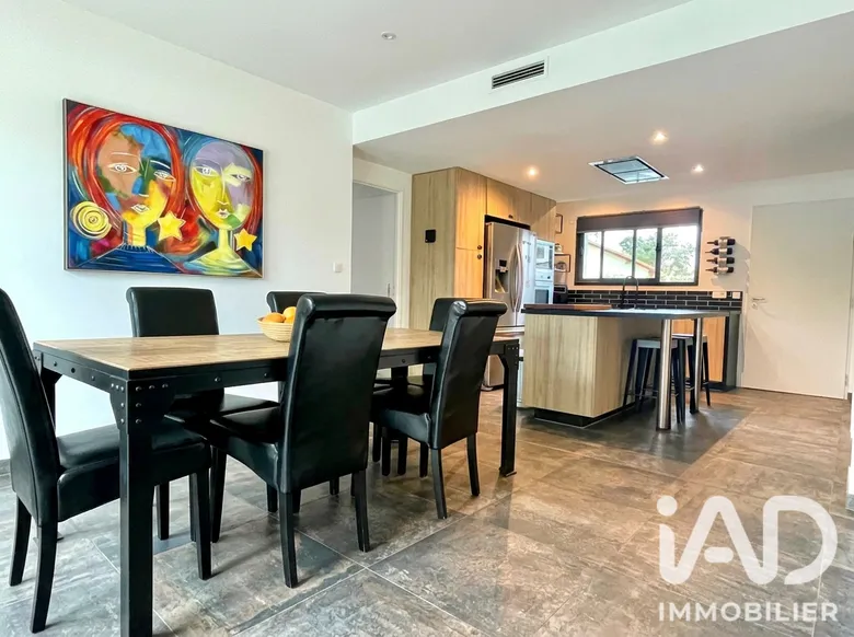 Maison 4 pièces 128 m² · à Saint-Sulpice-et-Cameyrac · 128 m² · 365 000 €