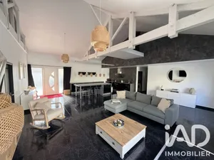 Townhouse in Cognac (16100)