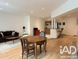 Apartment in Pantin (93500)