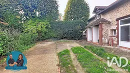 Building in Jouy (28300)