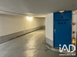 Parking in Paris (75004)