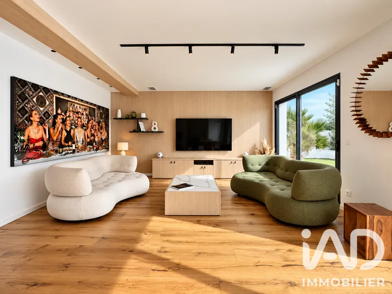 Maison 5 pièces 150 m² · à La Crau · 150 m² · 990 000 €