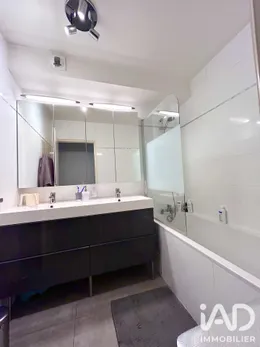 Apartment in Courbevoie (92400)