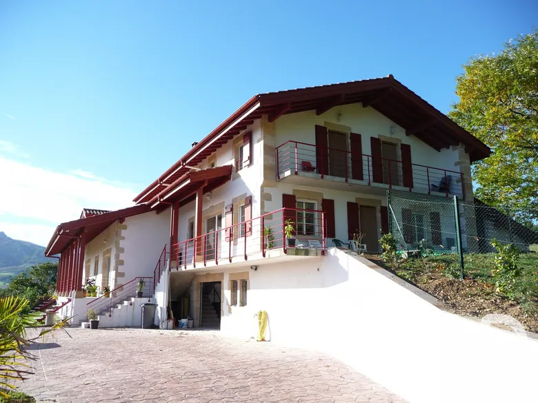 Maison 10 pièces 352 m² · à Sare · 352 m² · 1 520 000 €