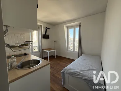 Apartment in Paris (75017)