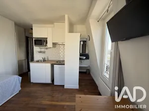 Apartment in Paris (75017)