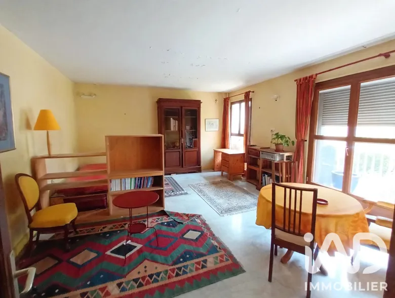 Appartement 1 pièce 44 m² · aux Lilas · 43,8 m² · 250 000 €