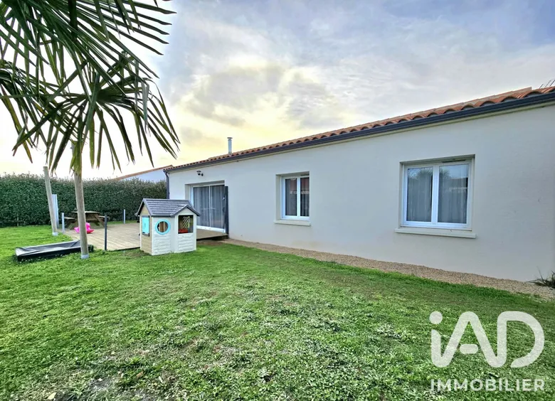 Maison 5 pièces 96 m² · à Essarts-en-Bocage · 96 m² · 235 000 €