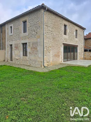Maison à Saint-Sornin (16220)