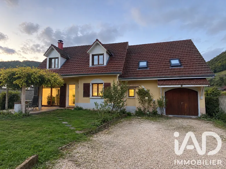 Maison 6 pièces 140 m² · à Chirens · 140 m² · 320 000 €
