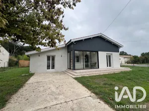 House in Arveyres (33500)