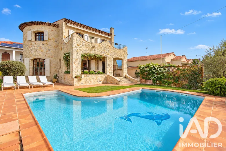 Maison 6 pièces 217 m² · à Cagnes-sur-Mer · 216,9 m² · 980 000 €