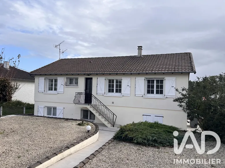 Maison 7 pièces 136 m² · à Charroux · 135,7 m² · 214 000 €