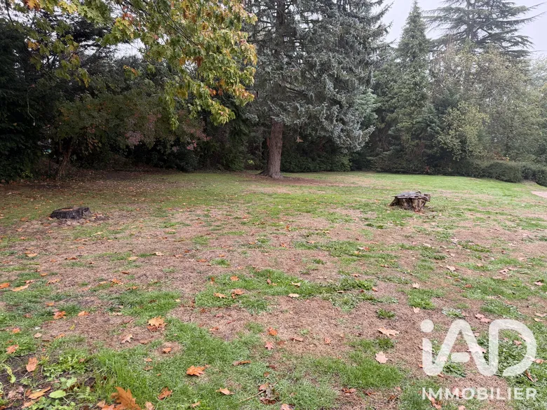 Terrain 995 m² · à Mont-Saint-Aignan · 299 000 €