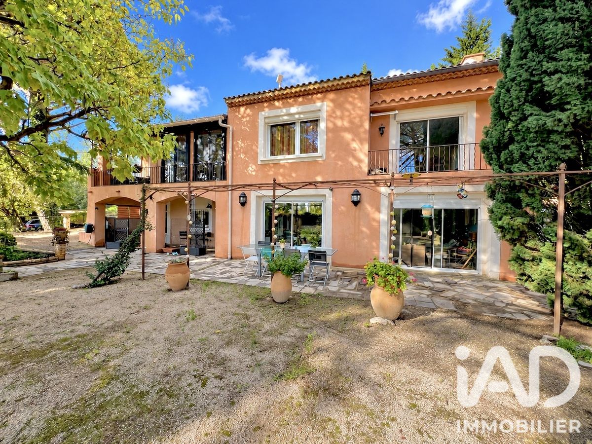Vente maison à Avignon (84000) : mas 9 pièces 350 m² - 2138504 - iad