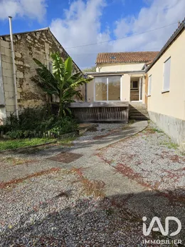 Maison à Saint-Genest-d'Ambière (86140)