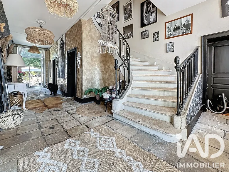 Maison 9 pièces 294 m² · à Champdeniers · 294 m² · 395 000 €
