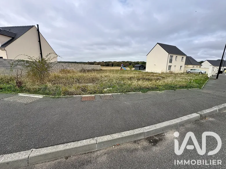 Terrain 676 m² · à Provins · 676 m² · 65 000 €