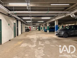 Parking à Paris (75019)