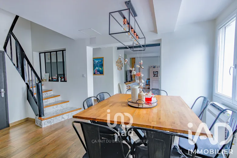 Maison 7 pièces 165 m² · à Pont-de-l'Arche · 165 m² · 300 000 €