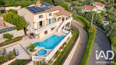 Detached house in Saint-André-de-la-Roche (06730)