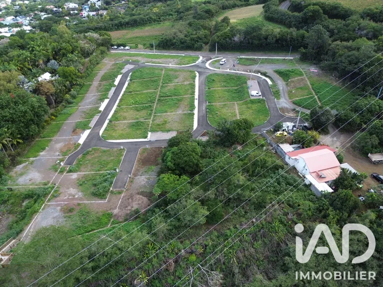 Terrain 243 m² · à Saint-Louis · 96 000 €